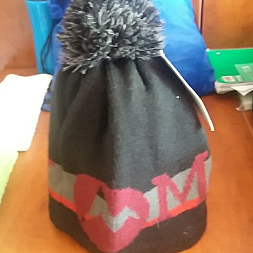 Winter hat - Picture 5 of 5